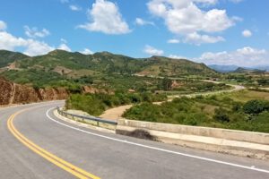 Ley de nuevas rutas viales promulgada por Arce