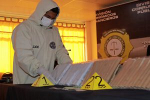 Detención de hombres con explosivos en Huarina