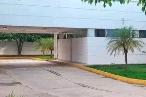 mujer muere cirugía estética en Santa Cruz