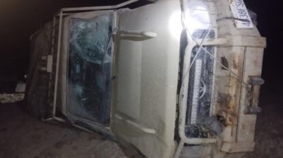 Camión de contrabandistas impacta camioneta militar en La Paz