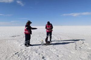 Contratos de litio suspendidos por la justicia