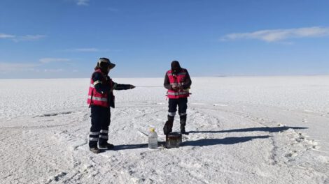 Contratos de litio suspendidos por la justicia