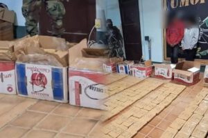 Detienen a dos personas por transportar marihuana camuflada en Ivirgarzama