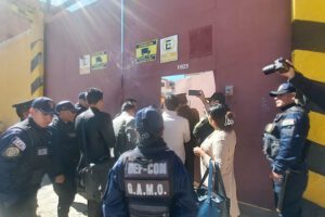 Defensa al Consumidor verifica stock de aceite en Oruro