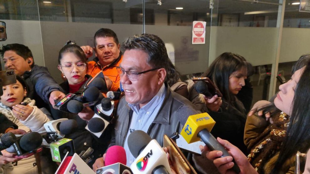 Héctor Arce niega haber amenazado al general Illanes