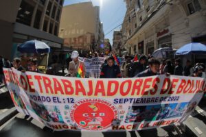 Cacerolazo en La Paz por crisis económica y escasez de insumos