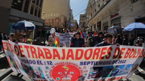 Cacerolazo en La Paz por crisis económica y escasez de insumos