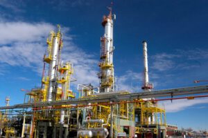 YPF moderniza refinería Plaza Huincul