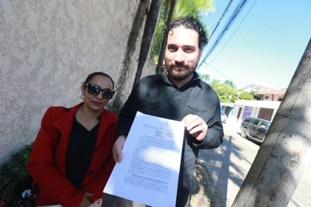 denuncia a UCS por incumplimiento de resoluciones electorales