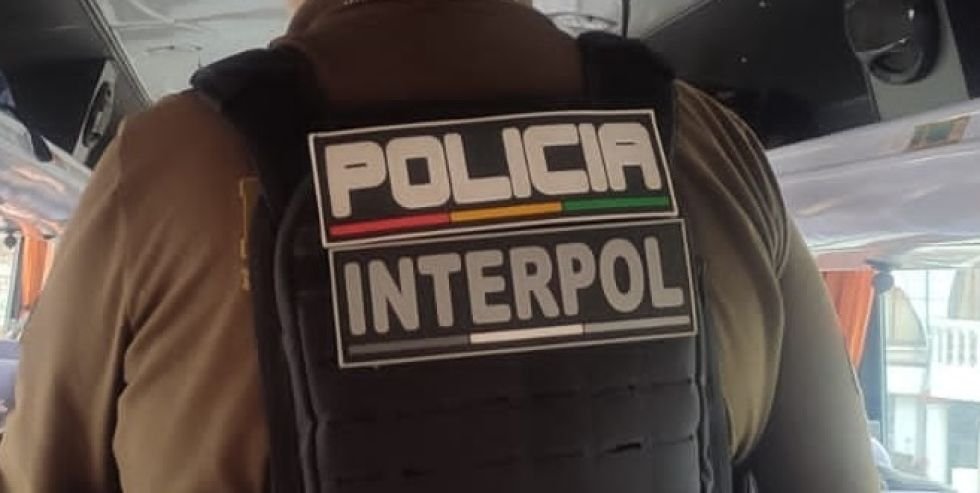 Funcionario de Interpol Bolivia bajo investigación por gestionar cédula para Tuta