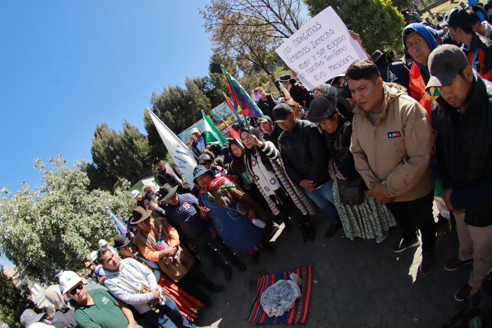 Evismo se disculpa y asegura protección a vocales del TSE amenazados