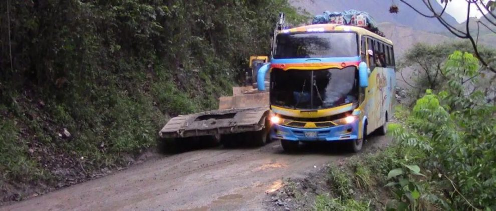 Federación de Transporte de los Yungas anuncia medidas de presión por falta de combustible