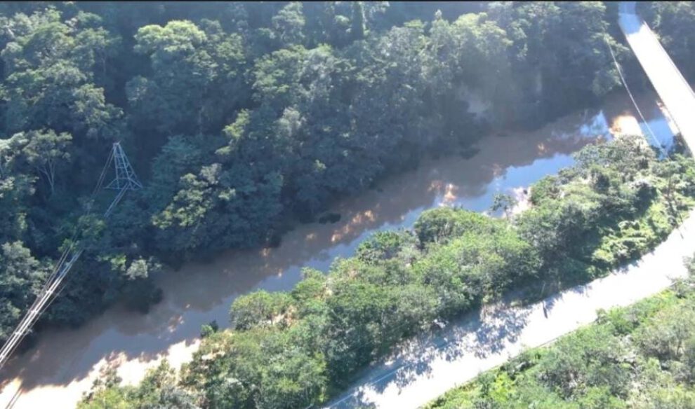 Deslizamiento río Laja obstruye flujo hacia el Piraí