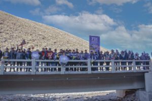 Puentes en Huanuni mejoran el transporte agrícola