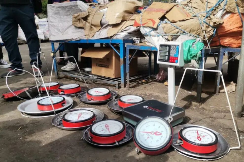 Detectan balanzas adulteradas en mercados de Cochabamba