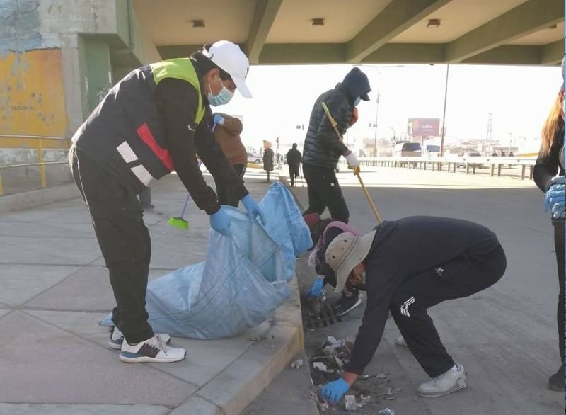 Oruro Limpio y Verde en campaña de aseo