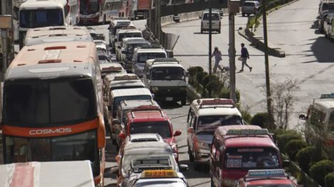 Escasez de combustible en La Paz