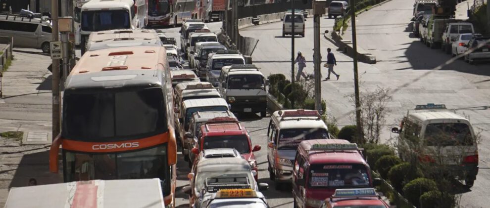 Escasez de combustible en La Paz