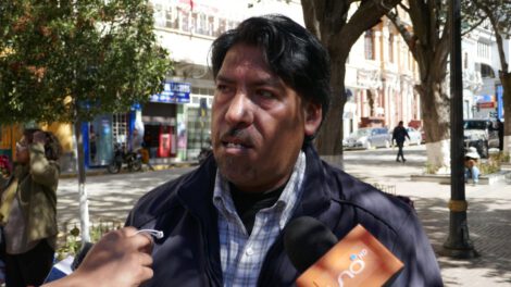 Marcha de protesta de la Federación de Maestros Rurales por crisis económica