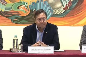 El Presidente Luis Arce reafirma que la industrialización es la salida a la crisis económica