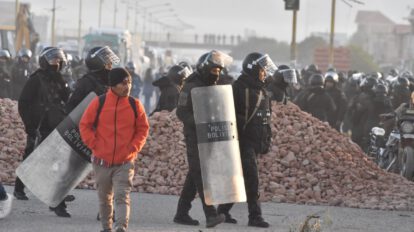 Bloqueos afectan elecciones y crisis económica en Bolivia