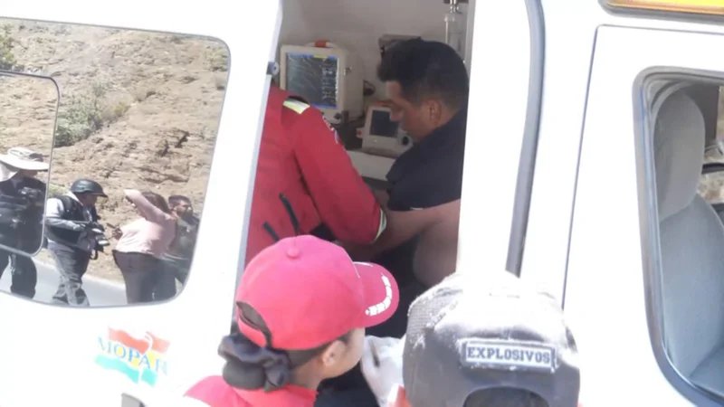 Cinco policías heridos en emboscada durante desbloqueo en Cochabamba