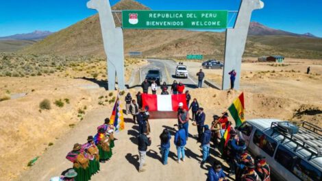 Paso fronterizo Perú Bolivia