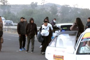 Bloqueadores atacan equipo de prensa en Cochabamba