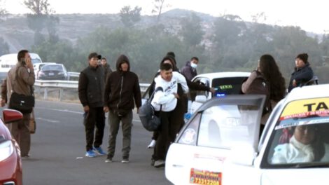 Bloqueadores atacan equipo de prensa en Cochabamba