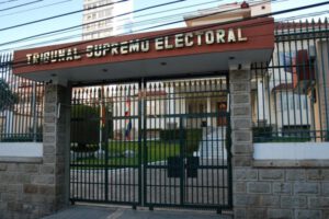 Candidaturas Andrónico y Dunn en juego