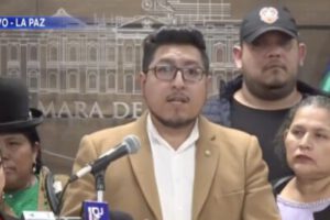 Diálogo crisis económica y social convocado por Omar Yujra