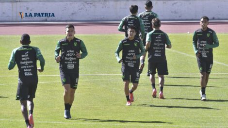 Entrenamiento de la Selección Nacional en Santa Cruz