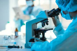 Péptidos antimicrobianos descubiertos por la Universidad Autónoma de Barcelona para combatir bacterias resistentes