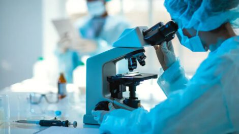 Péptidos antimicrobianos descubiertos por la Universidad Autónoma de Barcelona para combatir bacterias resistentes