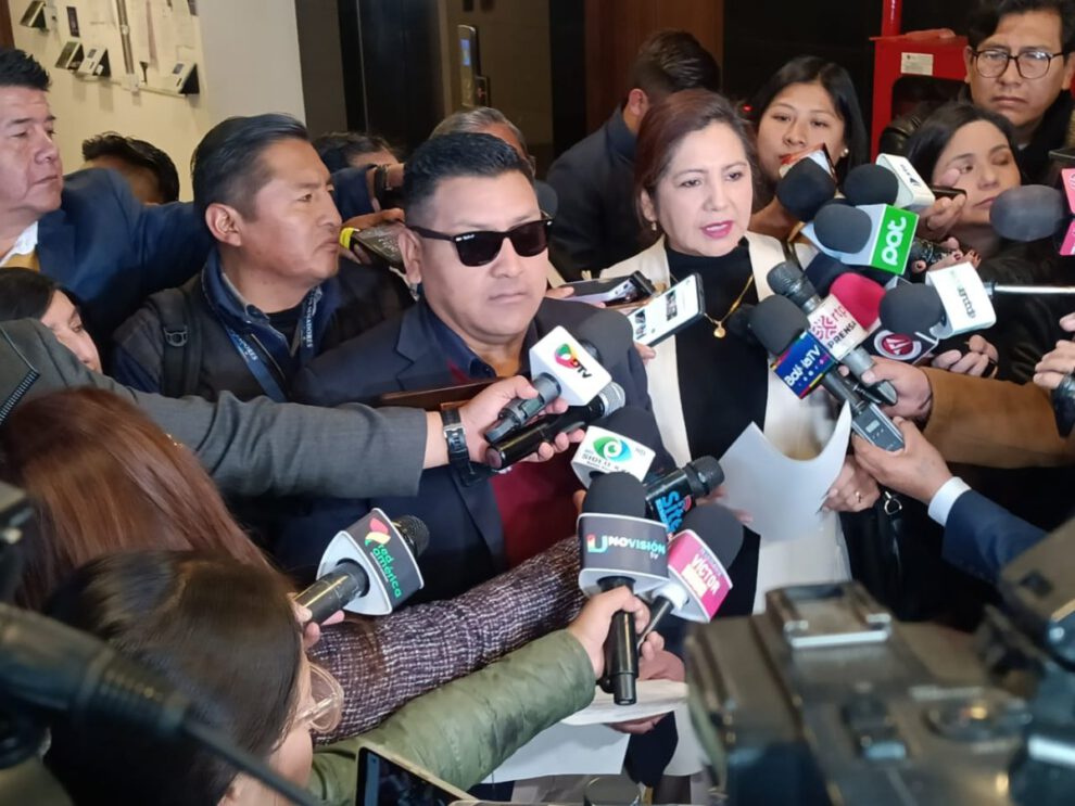 Proyectos de ley crediticia propuestos por senadores del MAS