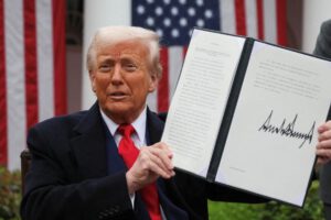 Aranceles al aluminio y acero firmados por Donald Trump