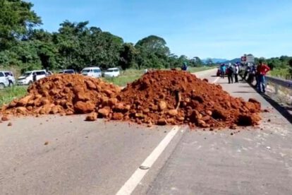 Bloqueo en el Puente Ichilo por protestas en Bolivia