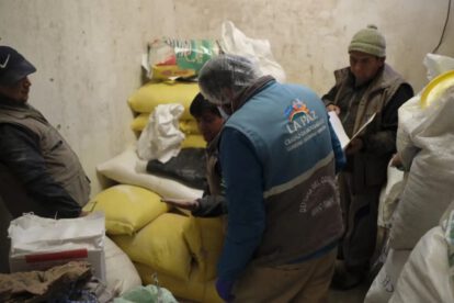 Controles de la Alcaldía en La Paz en el mercado El Tejar