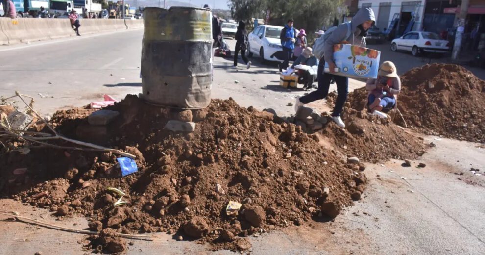 bloqueos en Cochabamba afectan ambulancias