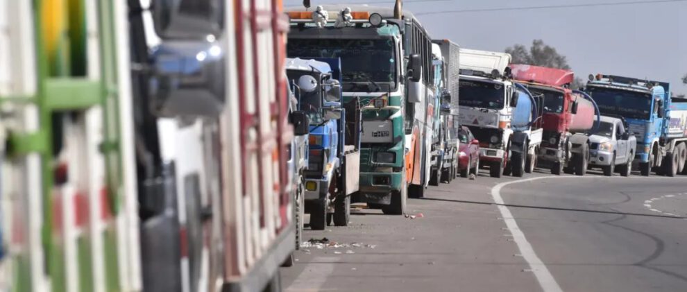 Crisis del transporte: 3.000 camiones parados en bloqueos