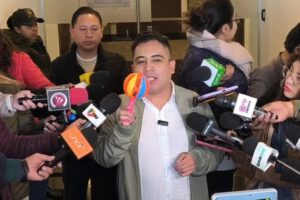 Astorga entrega sonajera a Andrónico Rodríguez