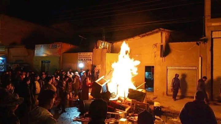 Intervención de vecinos en UPEA