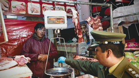 Operativo revela balanzas descalibradas y alimentos caducados