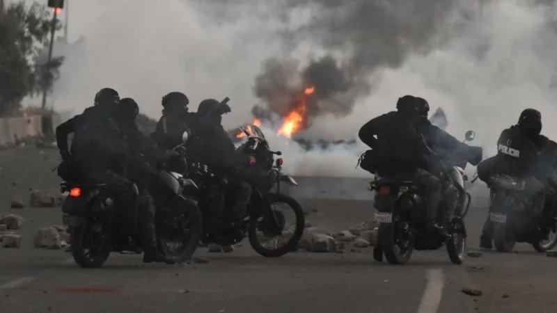 Puente Khora y acciones policiales ante manifestaciones