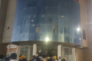 Tensión en Challapata por bloqueos y amedrentamiento