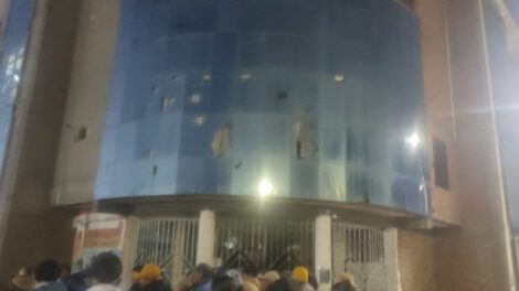 Tensión en Challapata por bloqueos y amedrentamiento