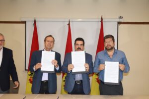 Rechazo a subversión en Bolivia por candidatos presidenciales