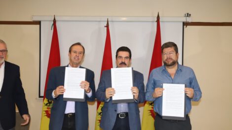 Rechazo a subversión en Bolivia por candidatos presidenciales