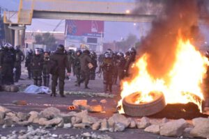 Tensión en bloqueos en Bolivia