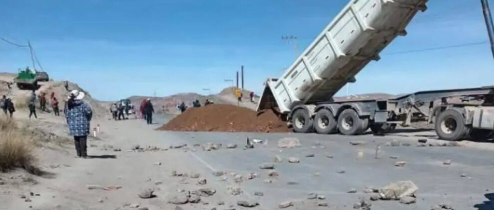 Arrestan a 14 personas en un punto de bloqueo